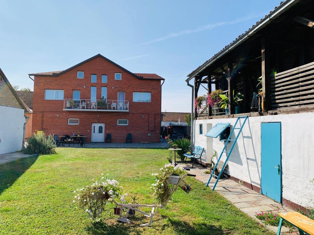 Ferienwohnung Lux House Olga Ruma Exterior foto
