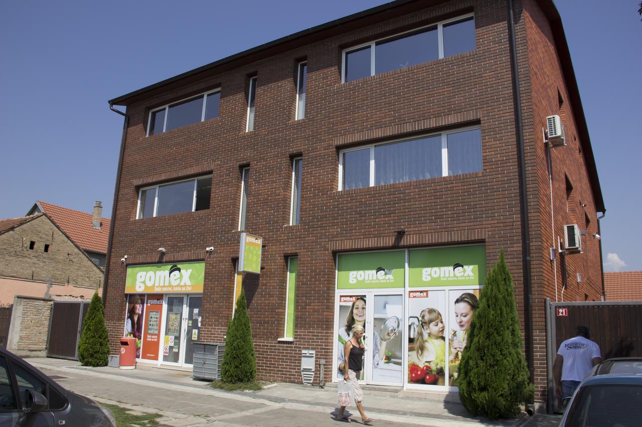 Ferienwohnung Lux House Olga Ruma Exterior foto