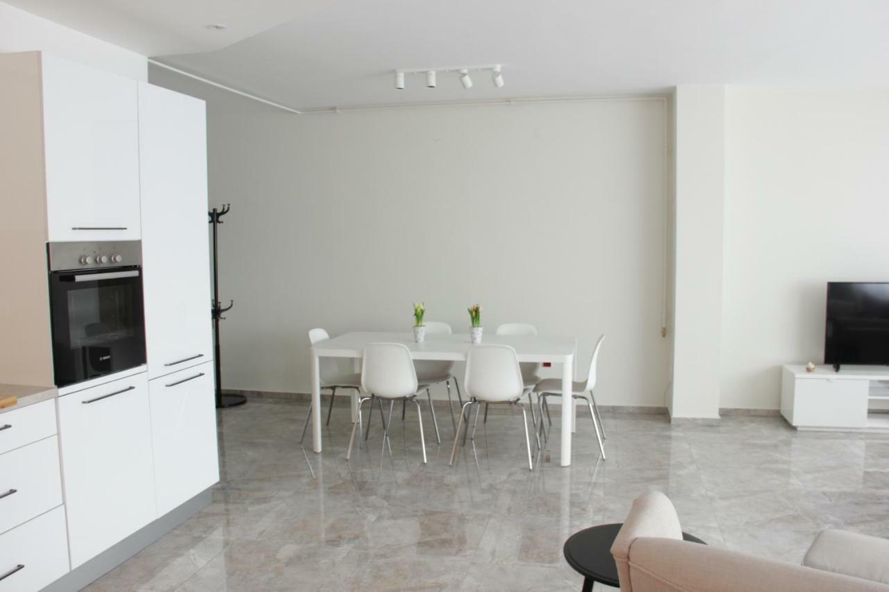 Ferienwohnung Lux House Olga Ruma Exterior foto